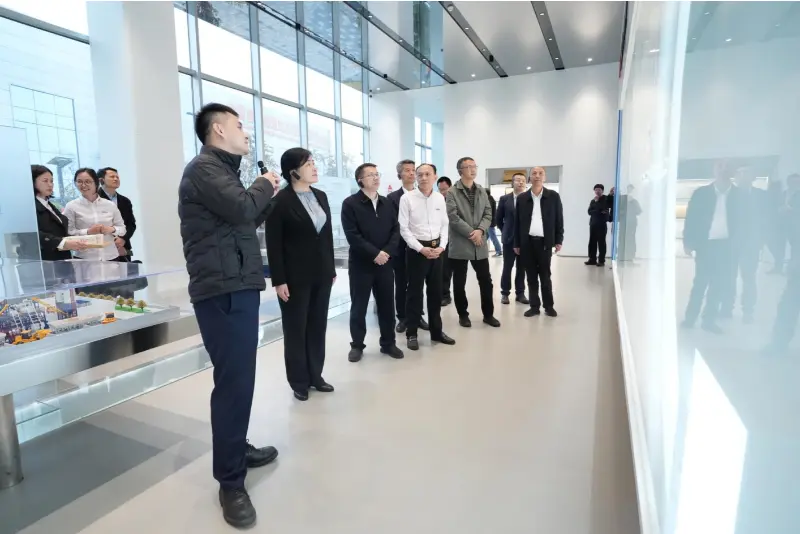 ທ່ານ Liu Min, ຮອງຫົວໜ້າກົມເສດຖະກິດເອກະຊົນ, ຄະນະກຳມະການພັດທະນາ ແລະ ປະຕິຮູບແຫ່ງຊາດ (NDRC), ພ້ອມດ້ວຍຄະນະ ໄດ້ໄປຢ້ຽມຢາມບໍລິສັດ ກວາງຕຸ້ງ ເຄື່ອງຈັກ ຈຳກັດ ເພື່ອທັດສະນະກວດກາ ແລະ ຄົ້ນຄວ້າ.