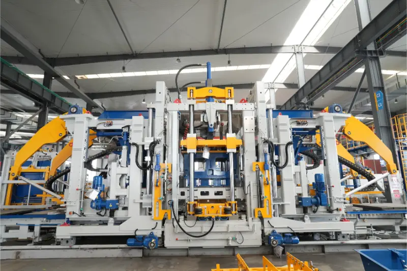 Quangong Machinery Co., Ltd. ZN2000-2 Block Molding Machine: ການປະຕິບັດຫຼັກເຮັດໃຫ້ການຍົກລະດັບໃຫມ່ໃນການເຮັດດິນຈີ່ອັດສະລິຍະ